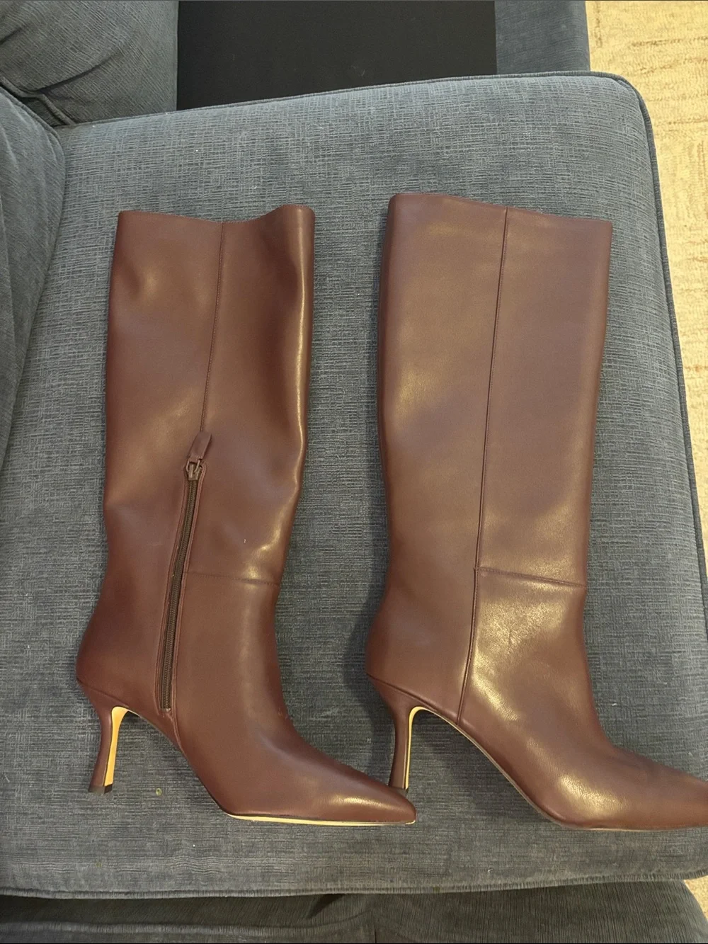 Stuart Weitzman Valentina Tubo Boot - deep brown. 10.5